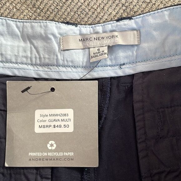 NWT Marc New York ladies shorts, size 6, navy with yellow pineapples - Picture 2 of 4